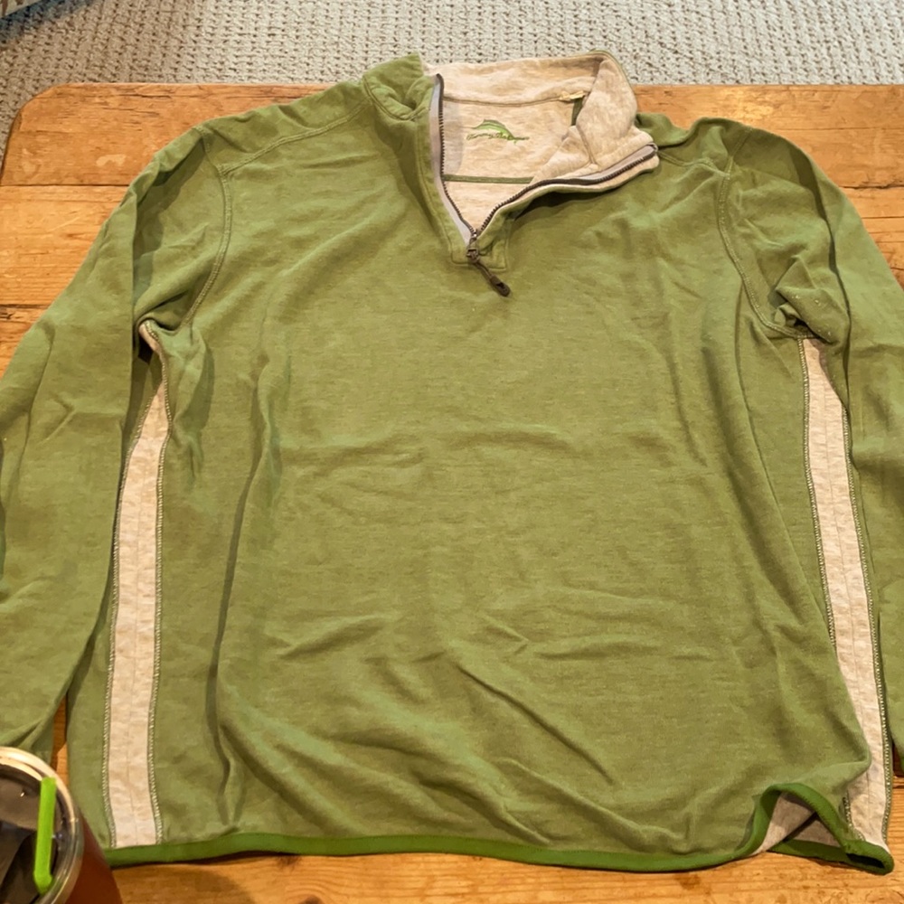 Tommy Bahama men’s small quarter zip pull over